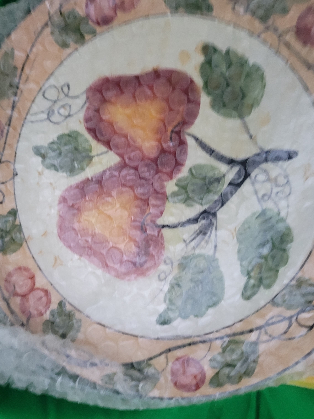 Vintage-Style Heart Fruit Decorative Wall Plate — Unbranded Pink/Green
